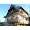 <p>Dom jednorodzinny z balkonem położony 100 m od głównej drogi i 12 km od Zakopanego oraz 3 km od przejścia granicznego  ze Słowacją Chochołów-Sucha Hora.</p>